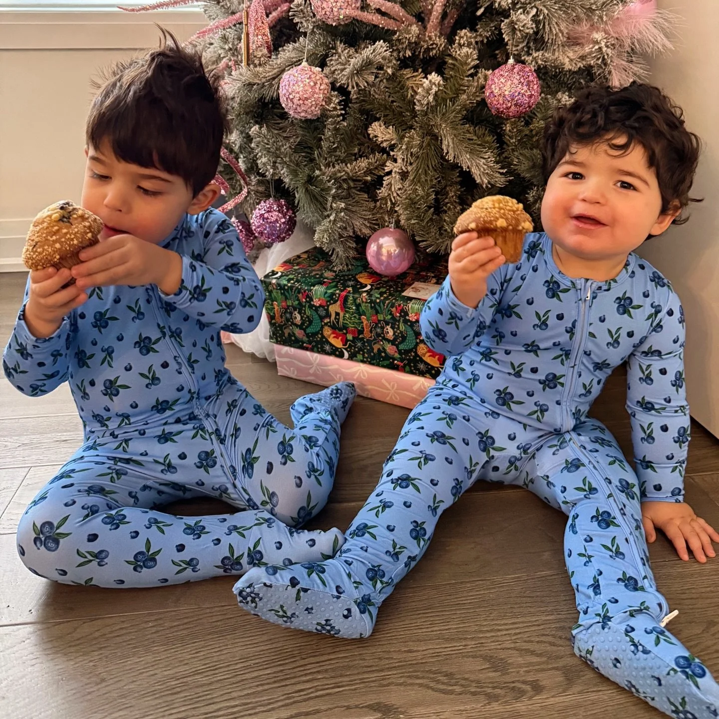 The cutest little blueberry boys you ever did see 🥹💙 Shop Berry Sweet Dreams now! 🫐🫐🫐 Sizes 18-24M pictured here! 

Blueberry, blueberries, bamboo pyjamas, pyjamas, bamboo, Canada, Canadian, matching, matching pyjamas, family, family pyjamas, Be