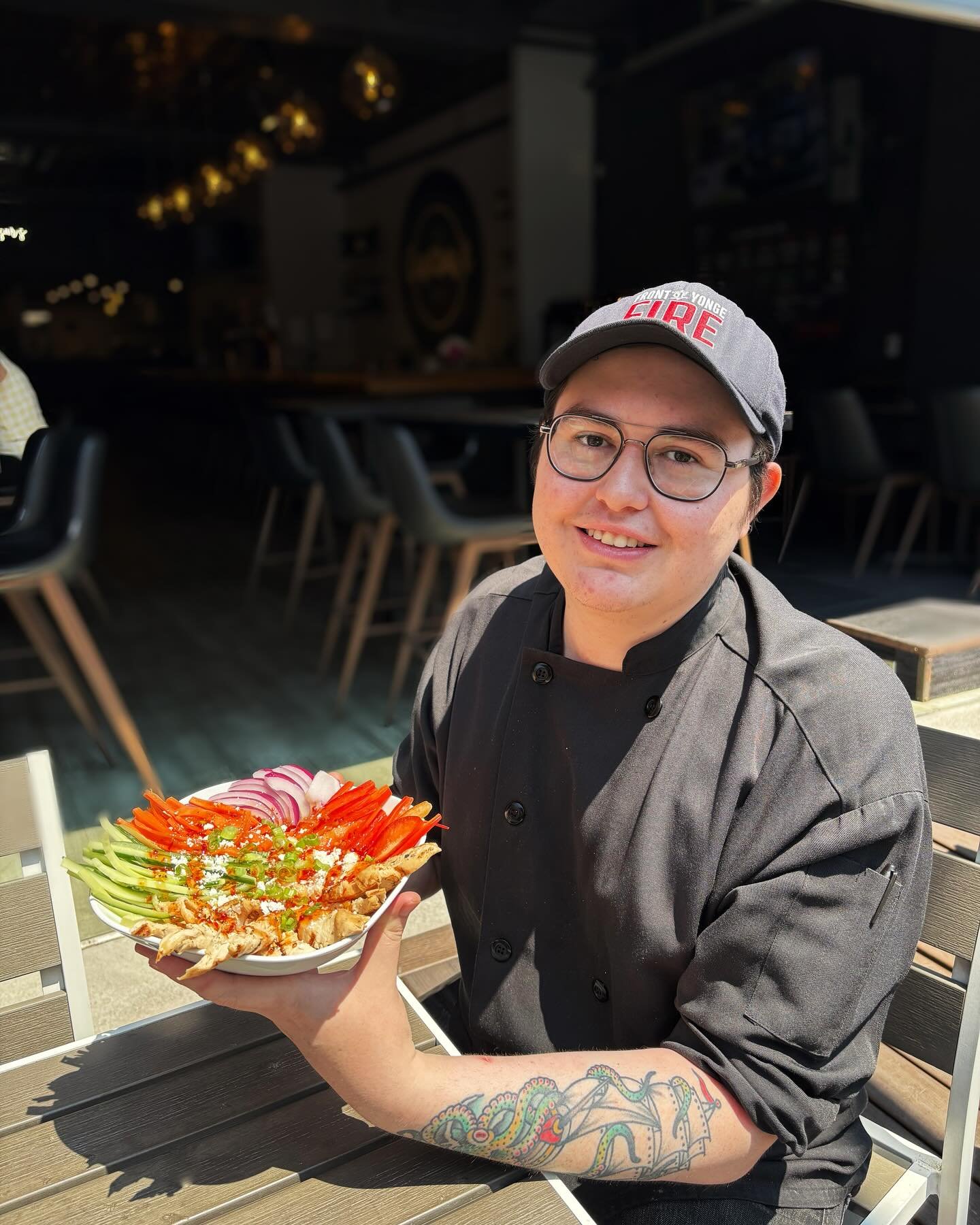 If Dan had to be stranded with one menu item&hellip; this is it. 😍
His staff pick? The Thai Chicken Bowl: it&rsquo;s got grilled chicken, rice, fresh veggies, feta, and sweet Thai chili sauce. 🥗 
You&rsquo;ll be thinking about it for the rest of th
