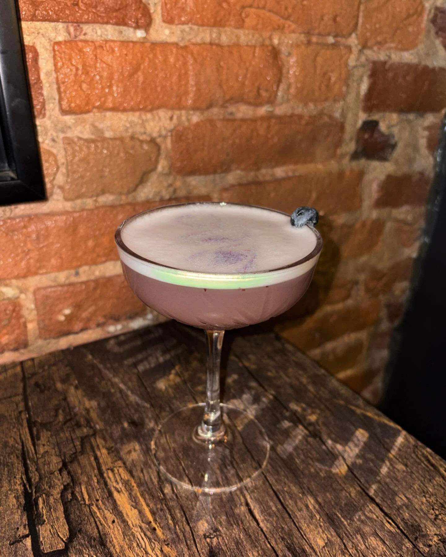 Feeling a little blue? 💙
Try our feature Blueberry Spur 🫐 Bright blueberry flavour, a crisp sour finish, and absolutely no intention of being a one-and-done 🍋 

Book your reservation through the link in our bio or call (613) 549-0505

#ygk #kingst