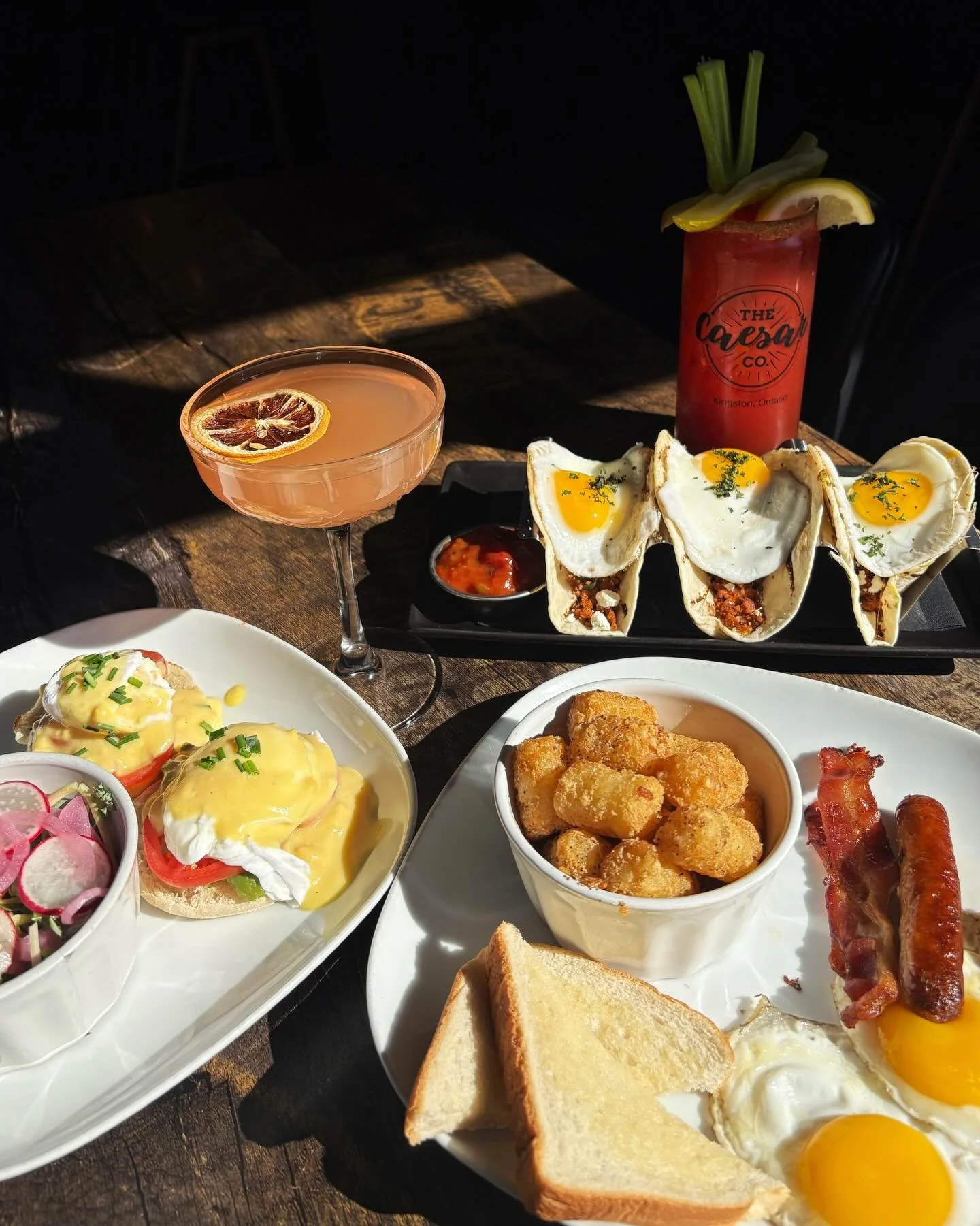 Brunch o&rsquo;clock 🥂
Saturdays &amp; Sundays from 9am&ndash;1pm
$5 mimosas flowing + $10 student brunch because weekends are better this way 🍳✨

Book your reservation through the link in our bio or call (613) 549-0505

 #ygk #mydowntownkingston #