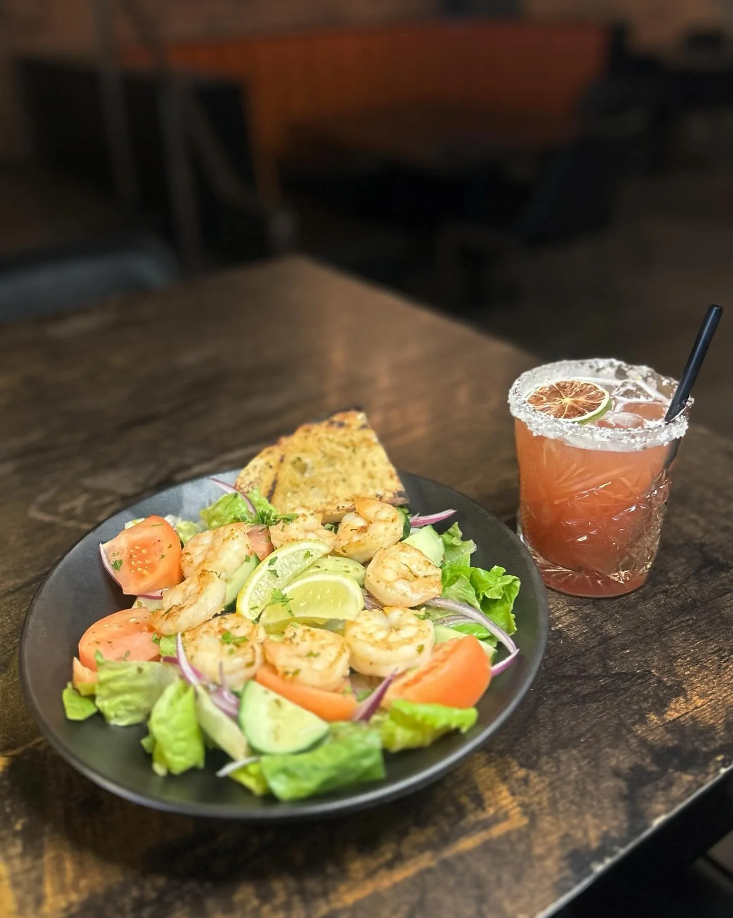 Serving summer early this week ☀️🍑
Feature drink: Cherry Peach Margarita 🍒
Feature dish: Shrimp Salad 🥗🍤

Reservations | Link in bio or call (613) 549-0505

 #mydowntownkingston #kingstonlocal #YGK