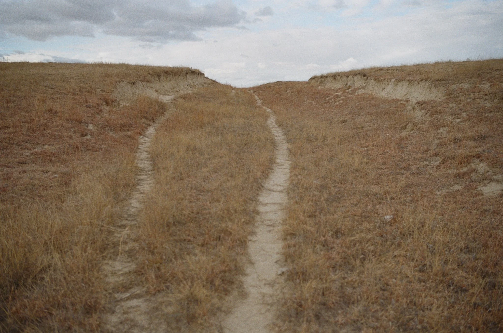 A mile from State Route 80 stands California Hill, an early and major marker for pioneers on the Oregon Trail. Approximately 500 miles west of the trail’s beginning in Independence Missouri, trail wagons encountered an elevation grade of ~240 feet ov