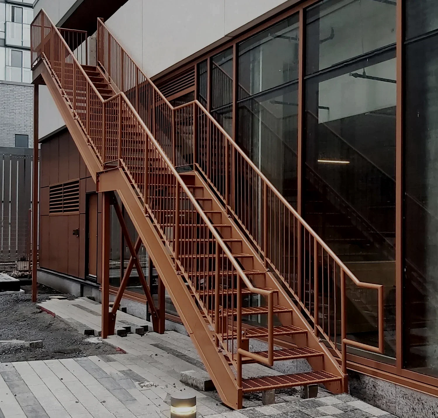 Escalier métallique extérieur fabriqué sur mesure par PAM métal