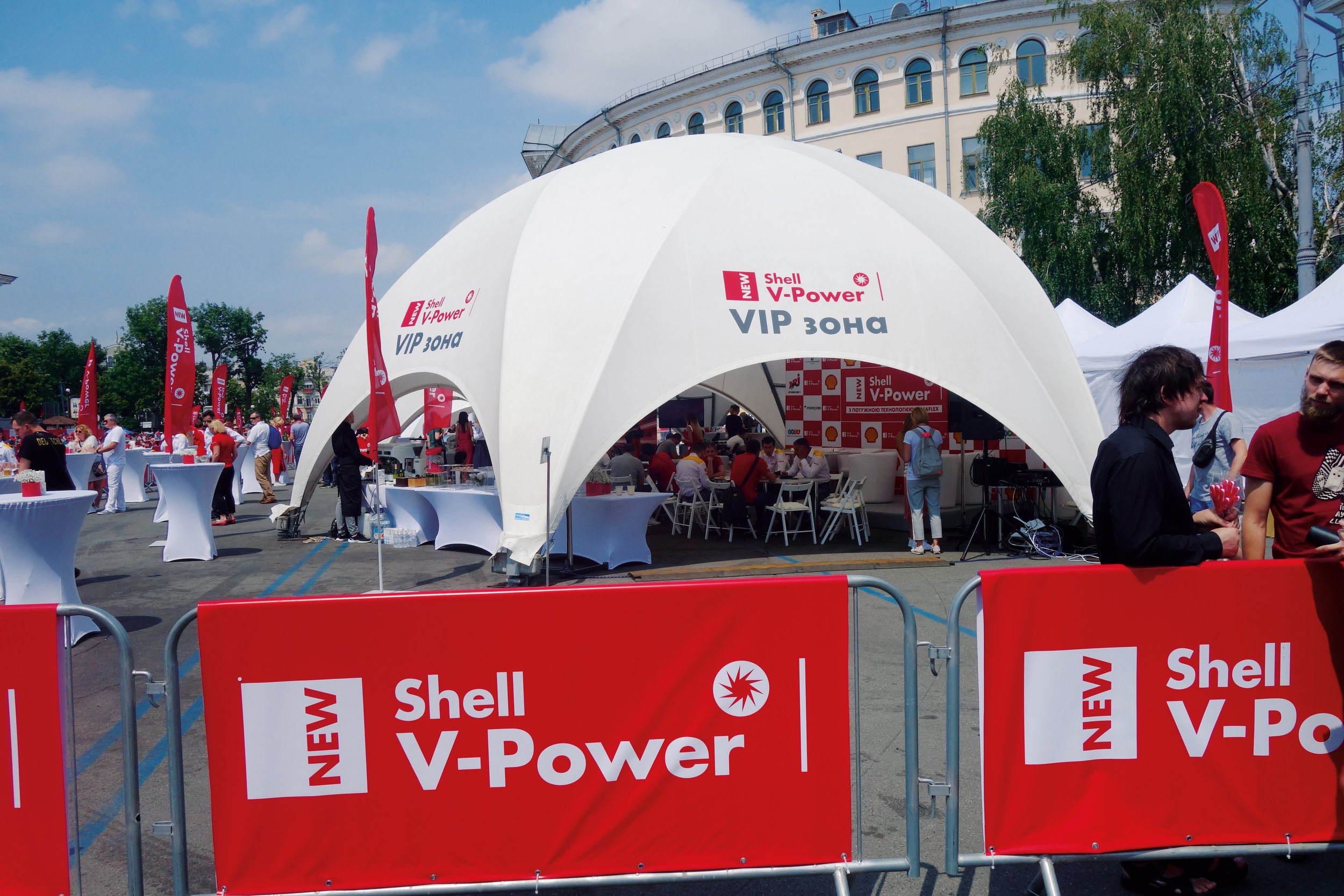 CS COL Branded - Automotive - Ferrari Shell Formula 1 - Kiev - UKR 04.jpg