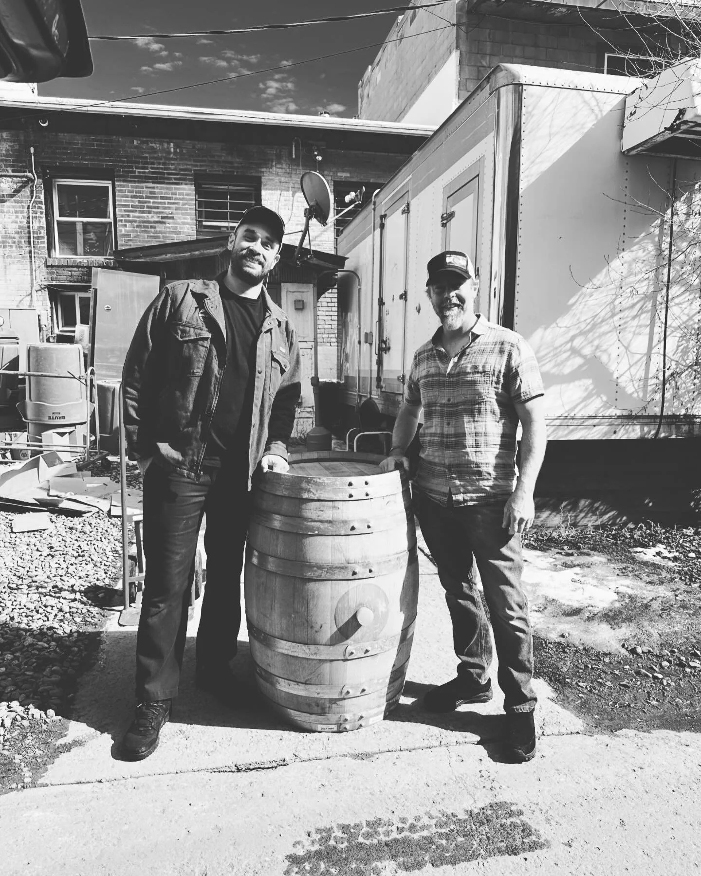 Sharing some barrel love ❤️ with our friends at @highalpinebrewing  in Gunnison Colorado ---> incoming ☄️delicious beer made with our Cab Franc barrel💥

#coloradowine #coloradobeer #coloradogrown #coloradomade #drinklocalcolorado