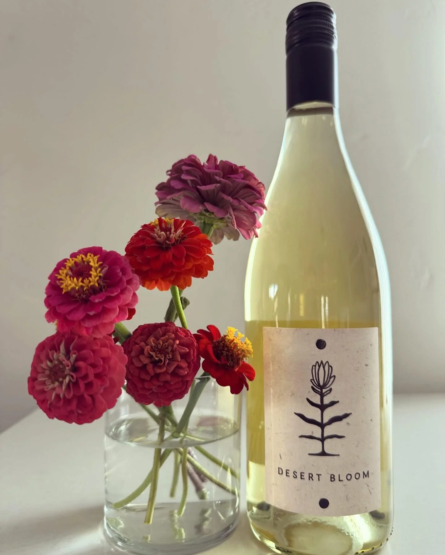 Hey #Durango! Keep an eye out for our Cliff Dweller Malbec and Desert Bloom Sauv Blanc making an appearance in your neck of the woods! Check your local wine shop 🍂🍷🍁✨❤️