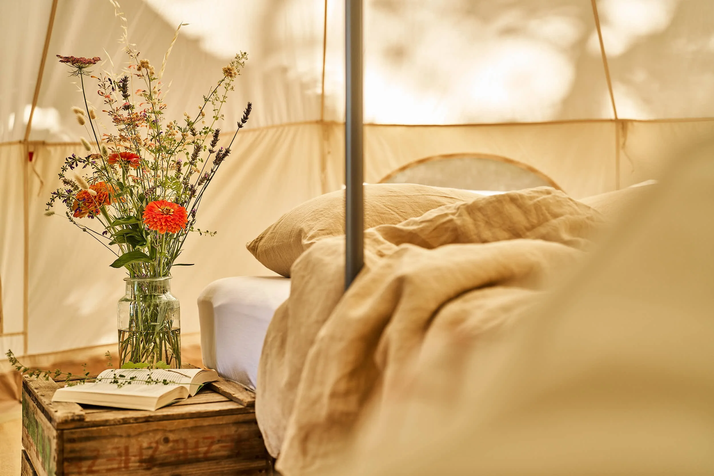 slow-farm-days-pomodoro-glamping-leinen.jpg