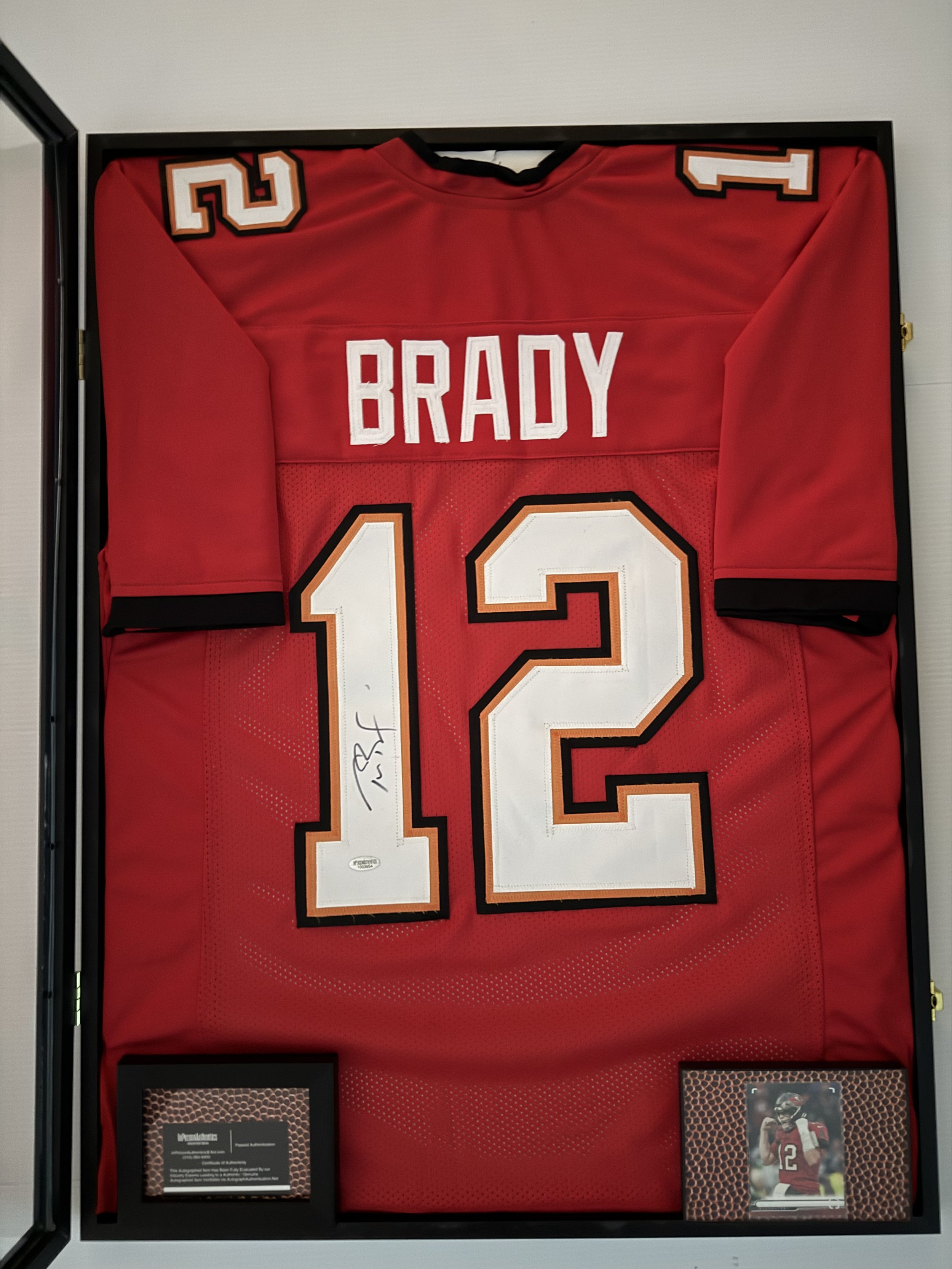 TOM BRADY JERSEY AUTO