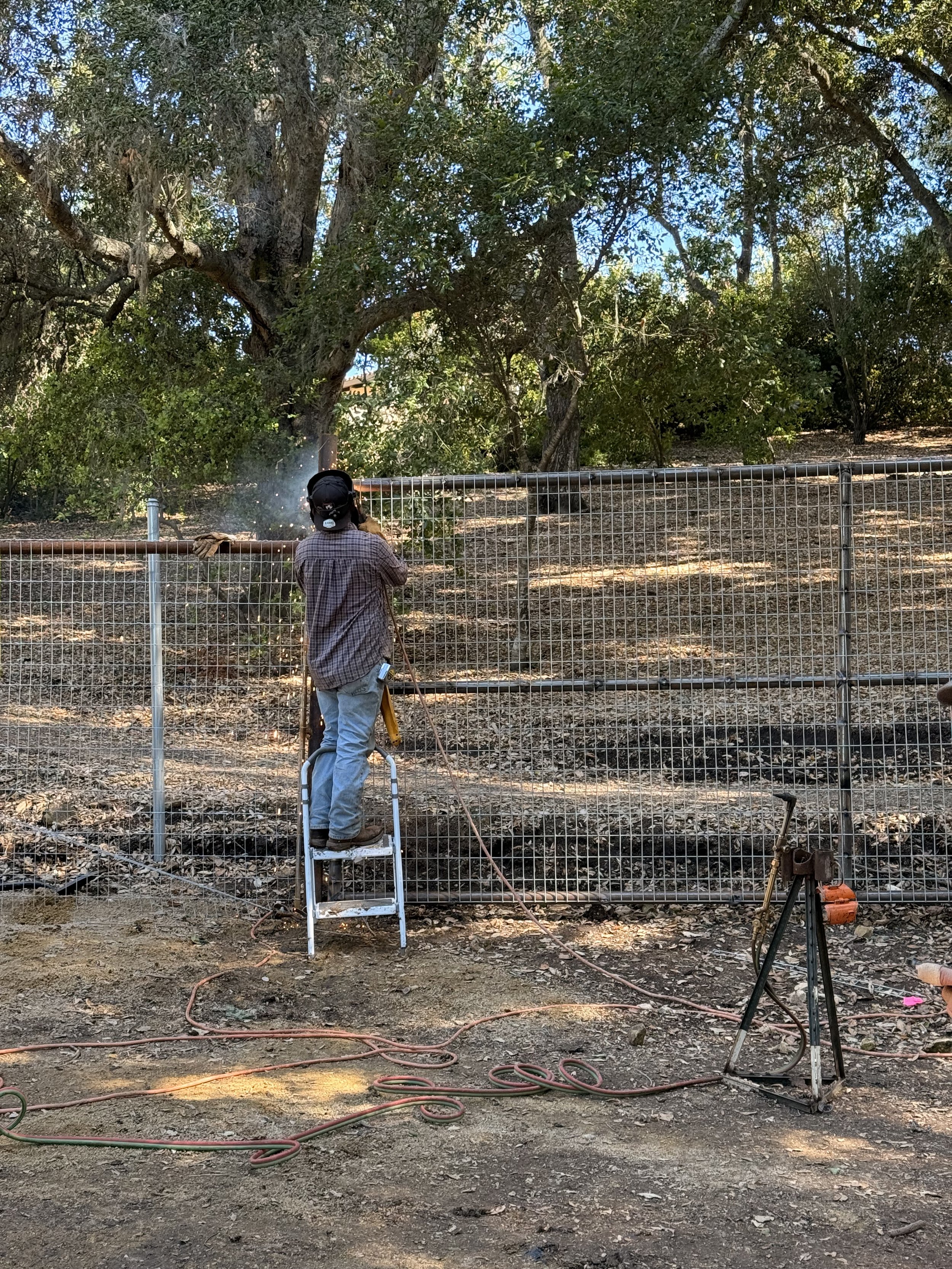 Custom gate templeton