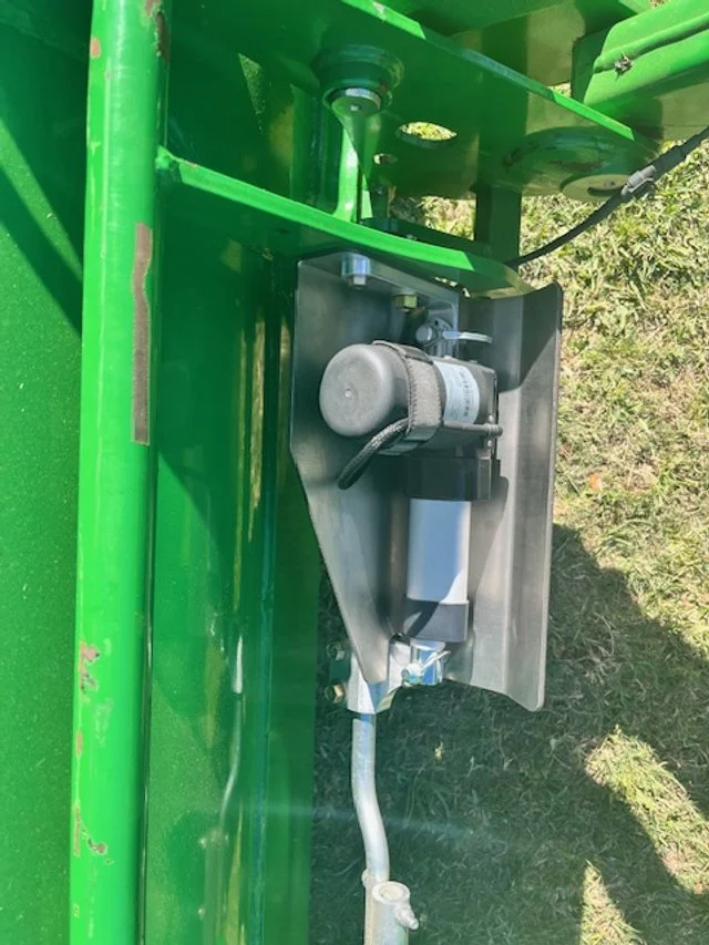 John Deere Euro Global Auto Attach 1.jpeg