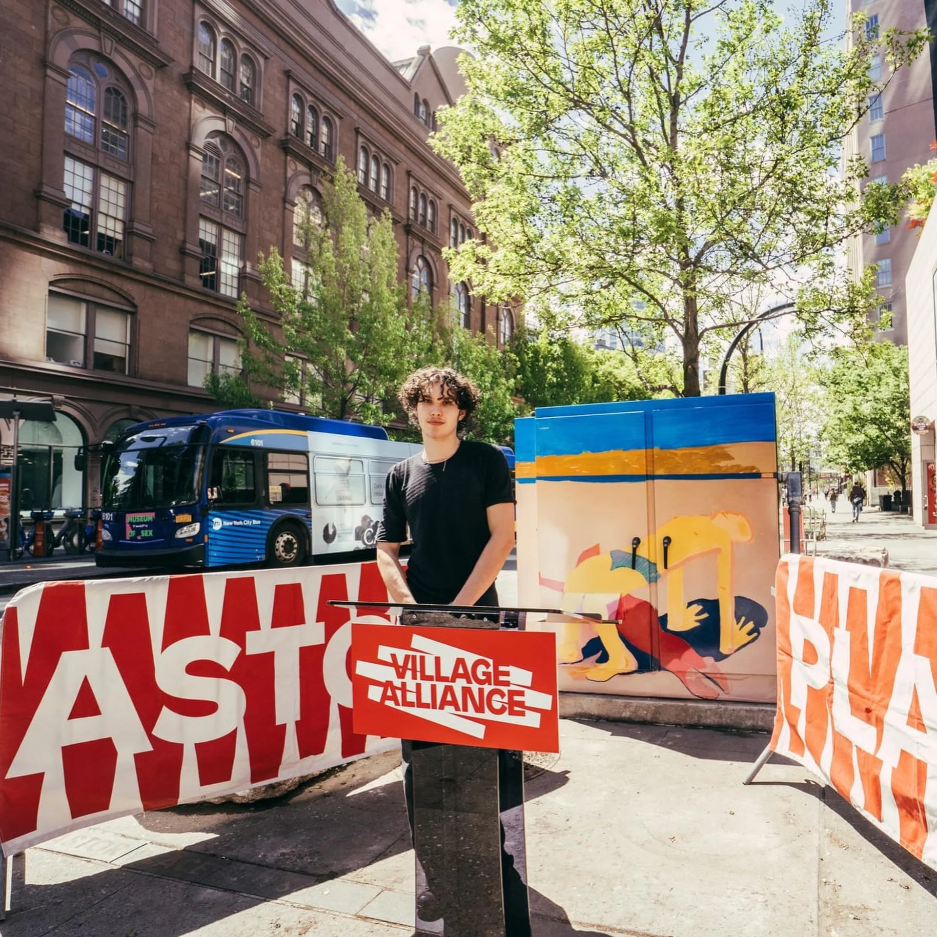 Still buzzed from Thursday&rsquo;s celebration #studentartcompetition 

Another 👏👏👏 for @aribarash3 and finalists @phoebe_jamieson @lindrawsstudio and @borgese.gigi &mdash; and don&rsquo;t forget undefeated alma mater @thecooperunion ❣️

📸 @ryanm