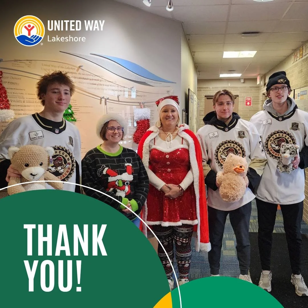 🎁🧸 The Lumberjacks Score Big for Local Kids!

A huge thank you to the Muskegon Lumberjacks for donating the teddy bears from their annual Teddy Bear Toss to bring Christmas cheer to children in our community.

These bears will go straight into the 
