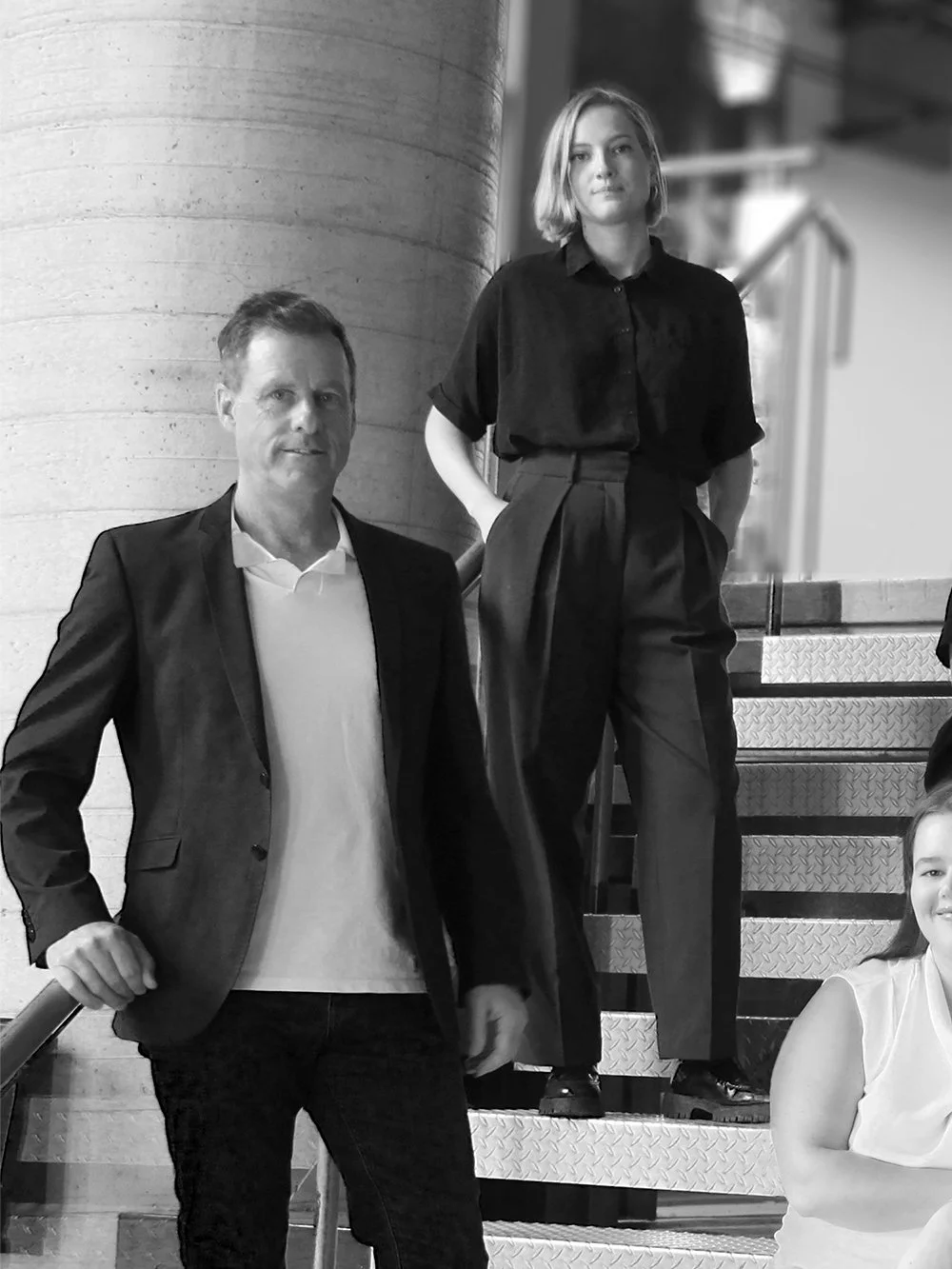 👋 Faites connaissance avec notre &eacute;quipe !

Derri&egrave;re chaque projet, chaque id&eacute;e et chaque r&eacute;ussite, il y a une &eacute;quipe soud&eacute;e, passionn&eacute;e et engag&eacute;e !

Restez des n&ocirc;tres au courant des proc