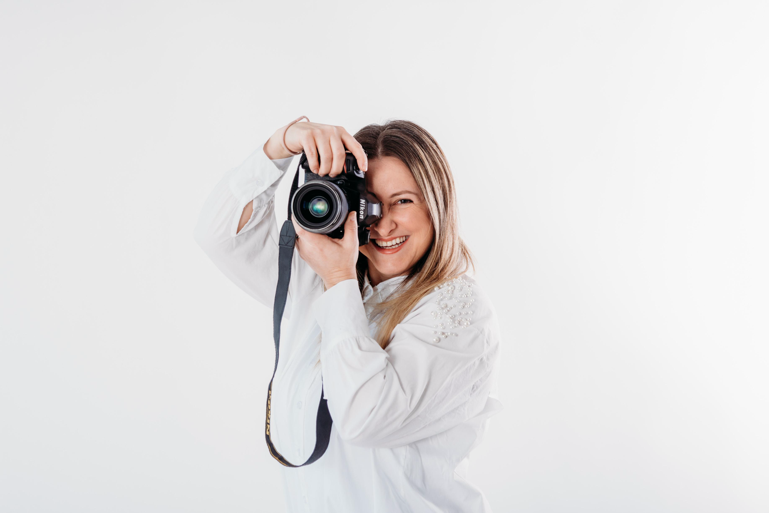 Why You Should Hire Me As Your Photographer?