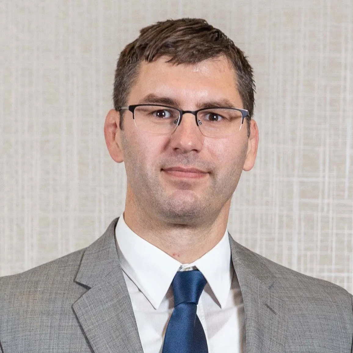 Dr. Mark Knauer