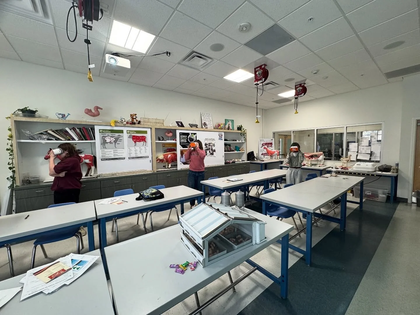 Students at Edgecombe Community College using our VR headsets to take a virtual pig farm tour. This is the future! 🔮🐷

#vrheadset #virtualfarmtour #ncpork