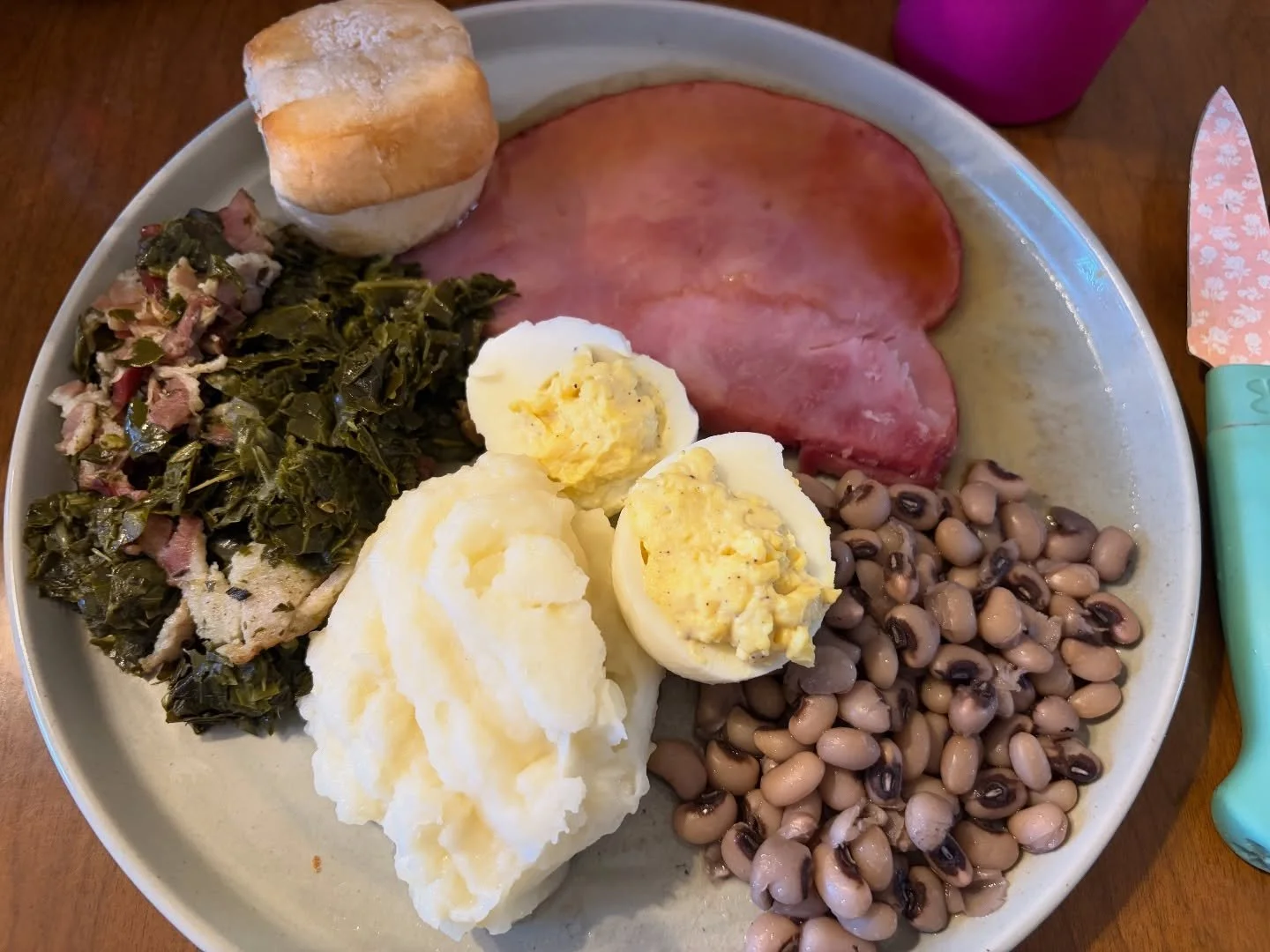 Happy New Year! We hope you enjoyed some traditional New Years cooking today: pork (for progress) collards (for money) and black eyed peas (for coins) today. ✨🎆🥬🍖🫛

Photo courtesy of @sjjdaniels 

#NewYearsMeal #NCPork #porkforprogress #collardsf