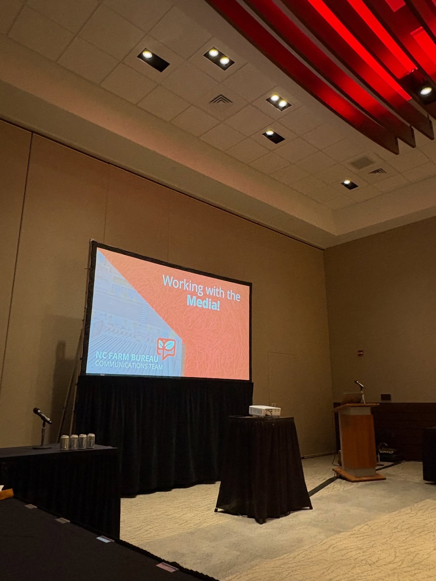 We attended an excellent session of the @ncfarmbureau VISION conference this morning about dealing with the media. 🌊❄️☀️

Here is what we learned to help you on your farm:
-if a reporter reaches out to you, do your research to see if you&rsquo;d lik