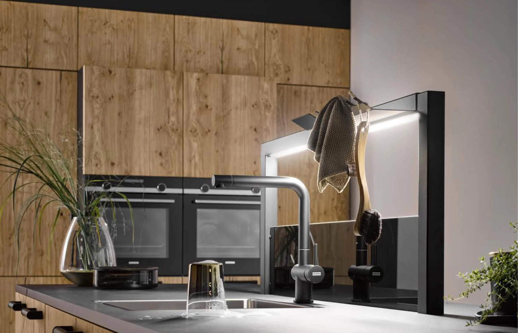 German-custom-kitchen-cabinets-Bauformat-4.jpg