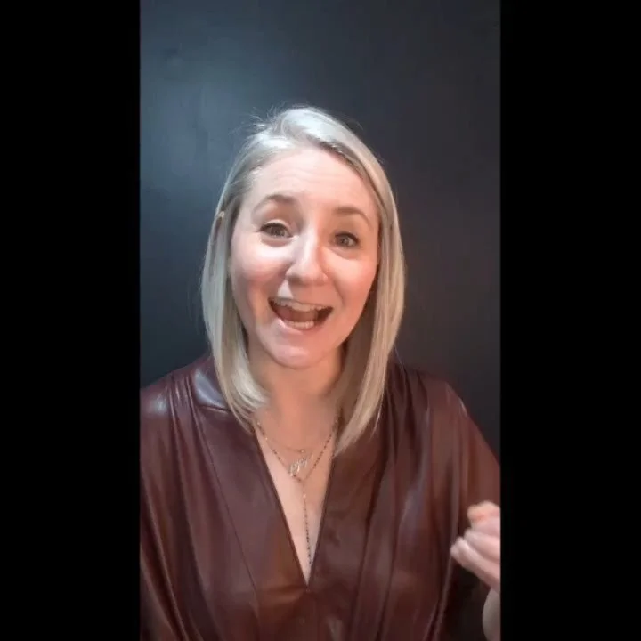 You GUYS!

I found a dress that I LOVE LOVE LOVE, thank you @carla.rockmore 💃

Why am I telling you this?! Because this dress has ALL of the elements of my authentic style - I made it oversized (by not cinching), has pockets, color is perfect for my