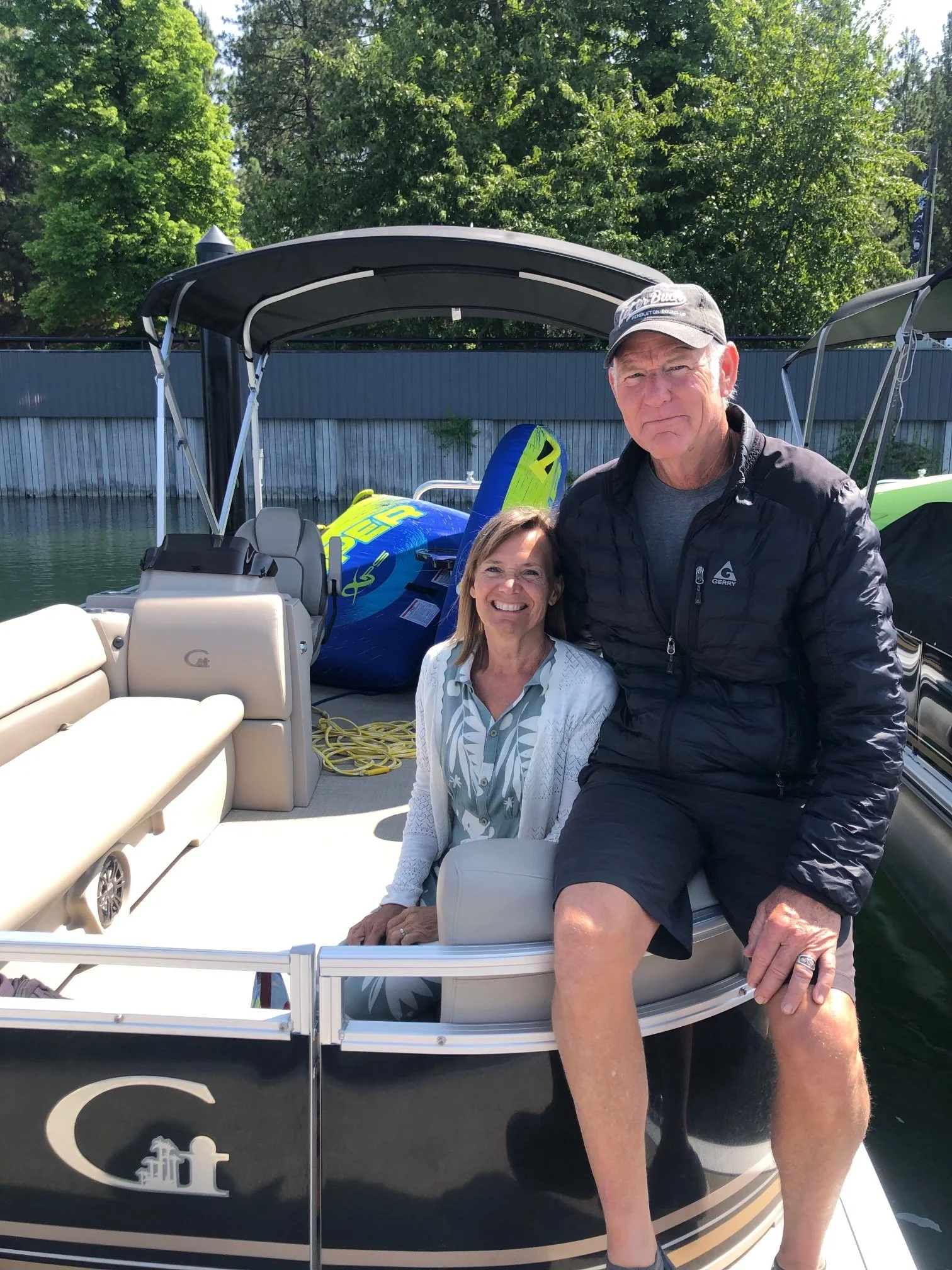 Fun in a pontoon boat rental