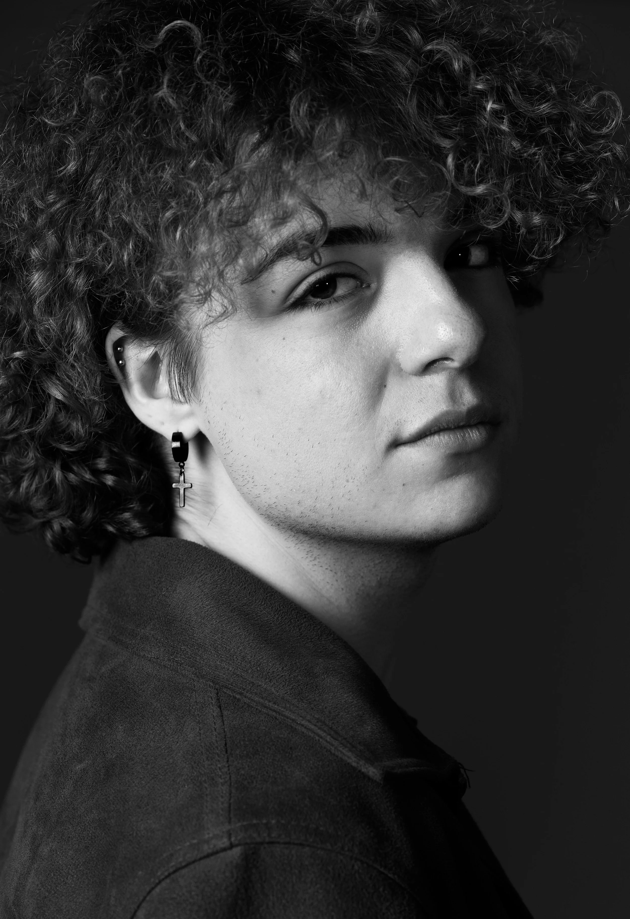 NoahEmmerson_Assignment5fashioncelebrityportrait copy.jpg