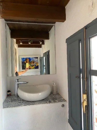 Bathroom 3.jpg