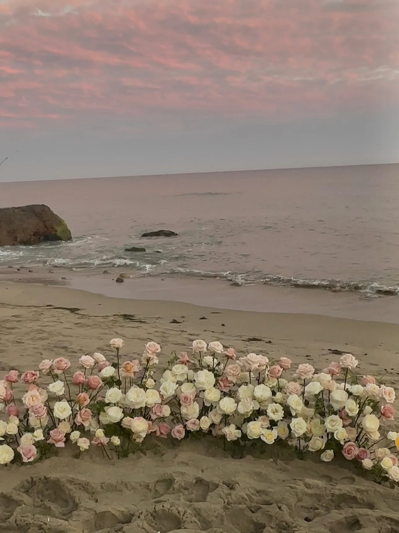 A for shore 🌊 thing 💍 🌷 engagement florals from back in September #engagementflowers #floraldesign