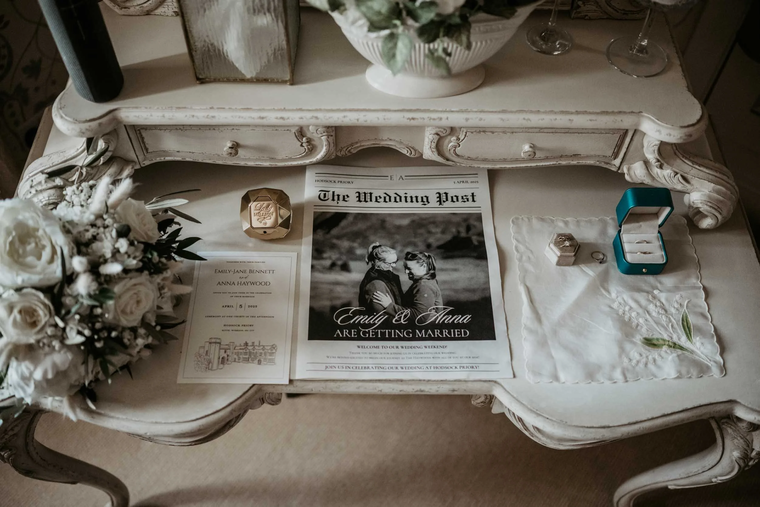 HODSOCK PRIORY - ANNA & EMILY (2).jpg