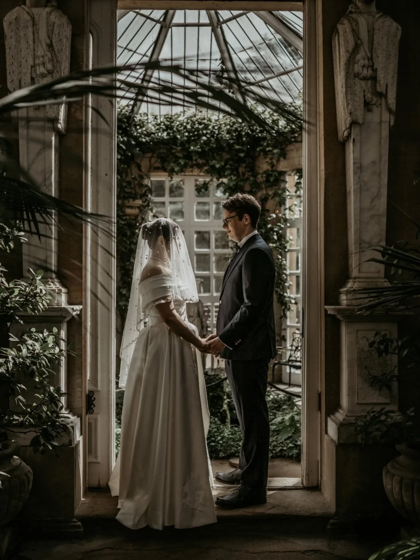 I V Y &amp;  J A C K // The definition of the perfect spring wedding at the gorgeous @harlaxton_manor 

Hair &amp; Makeup @brushwithblush_ 
Video @jason_lynch_weddings 
DJ @jackstarweddings 

#countrymanorwedding #manorhousewedding #asianwedding #lux
