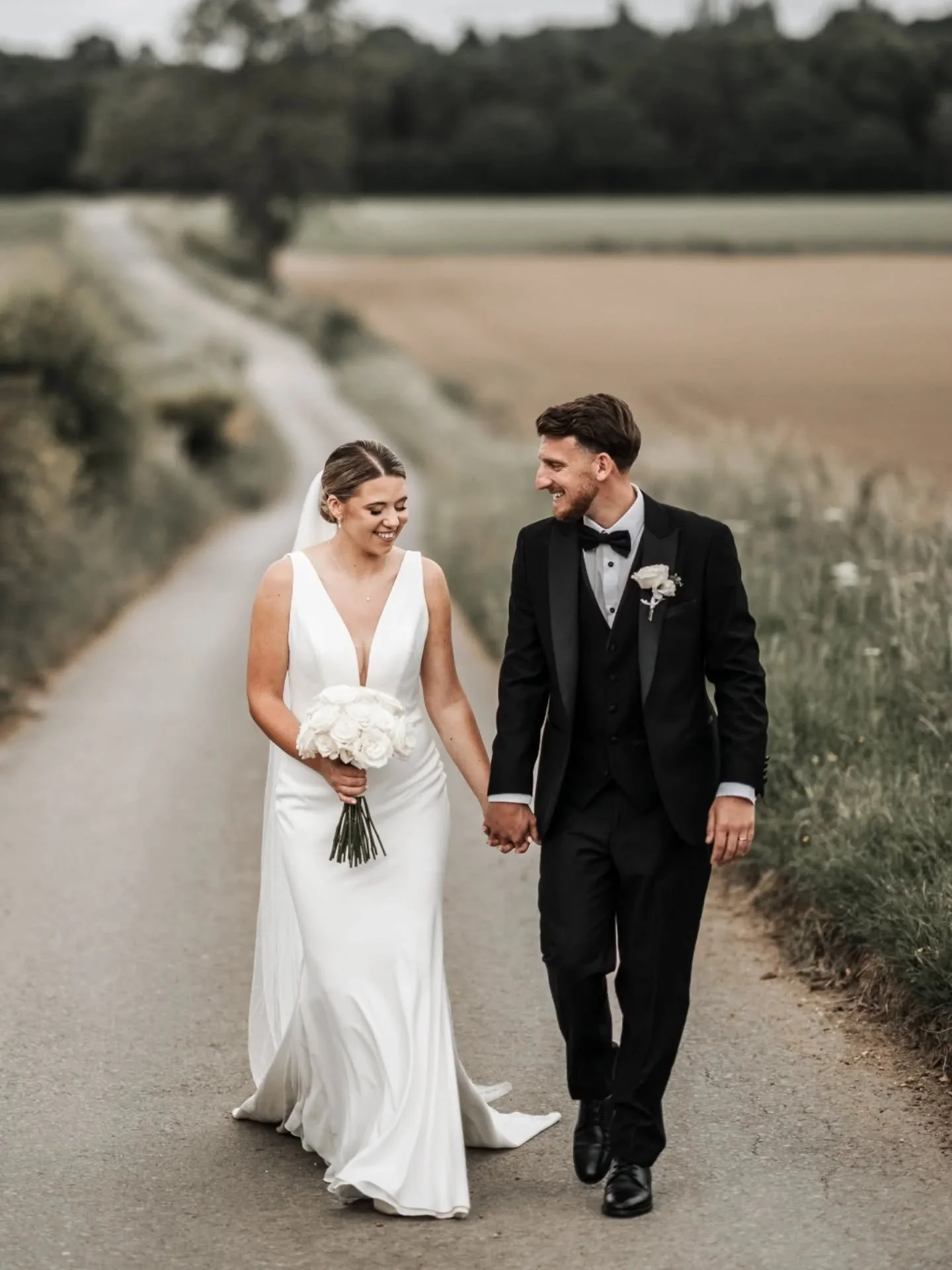 M R &amp;  M R S  D U D L E Y // 💍 🌞 ❤️ 

Hair @chapterseven_hairandbeauty 
@hairbydiazgreen 
Make up @lauramitchellartistry 
Venue @swancar_farm_country_house 
Content @keyracollective 
Dress @noraevebridal 
Suits @fort_formalwear_ripley

#luxuryw