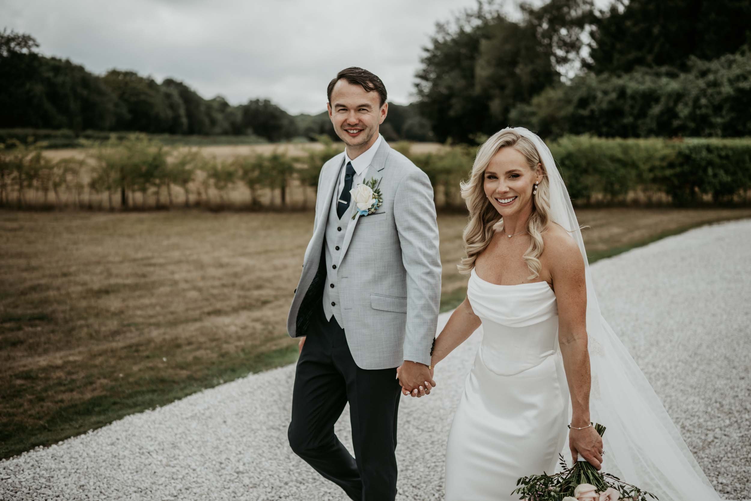 HANNAH & EAMONN - HAZEL GAP BARN
