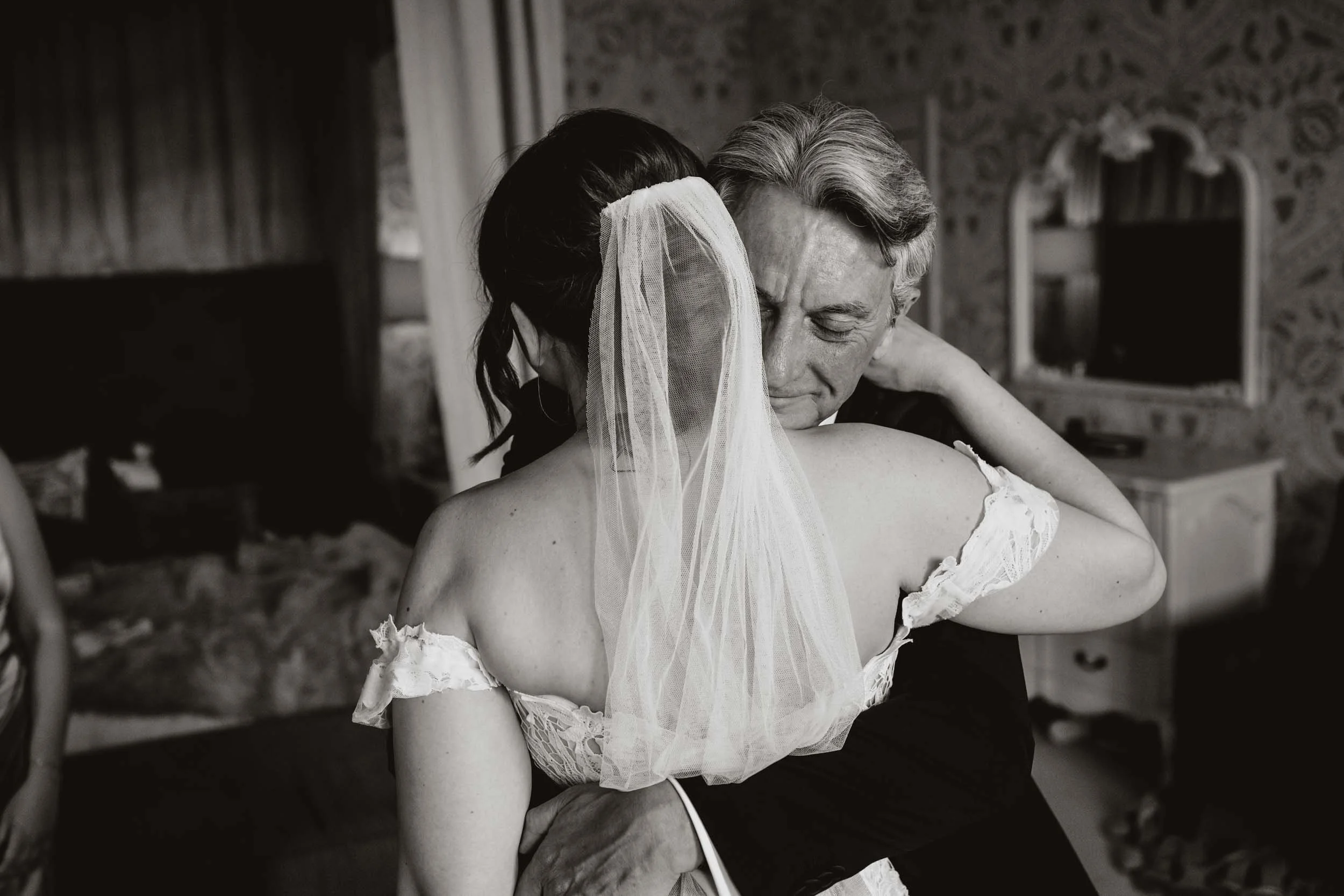 HODSOCK PRIORY - ANNA & EMILY (10).jpg