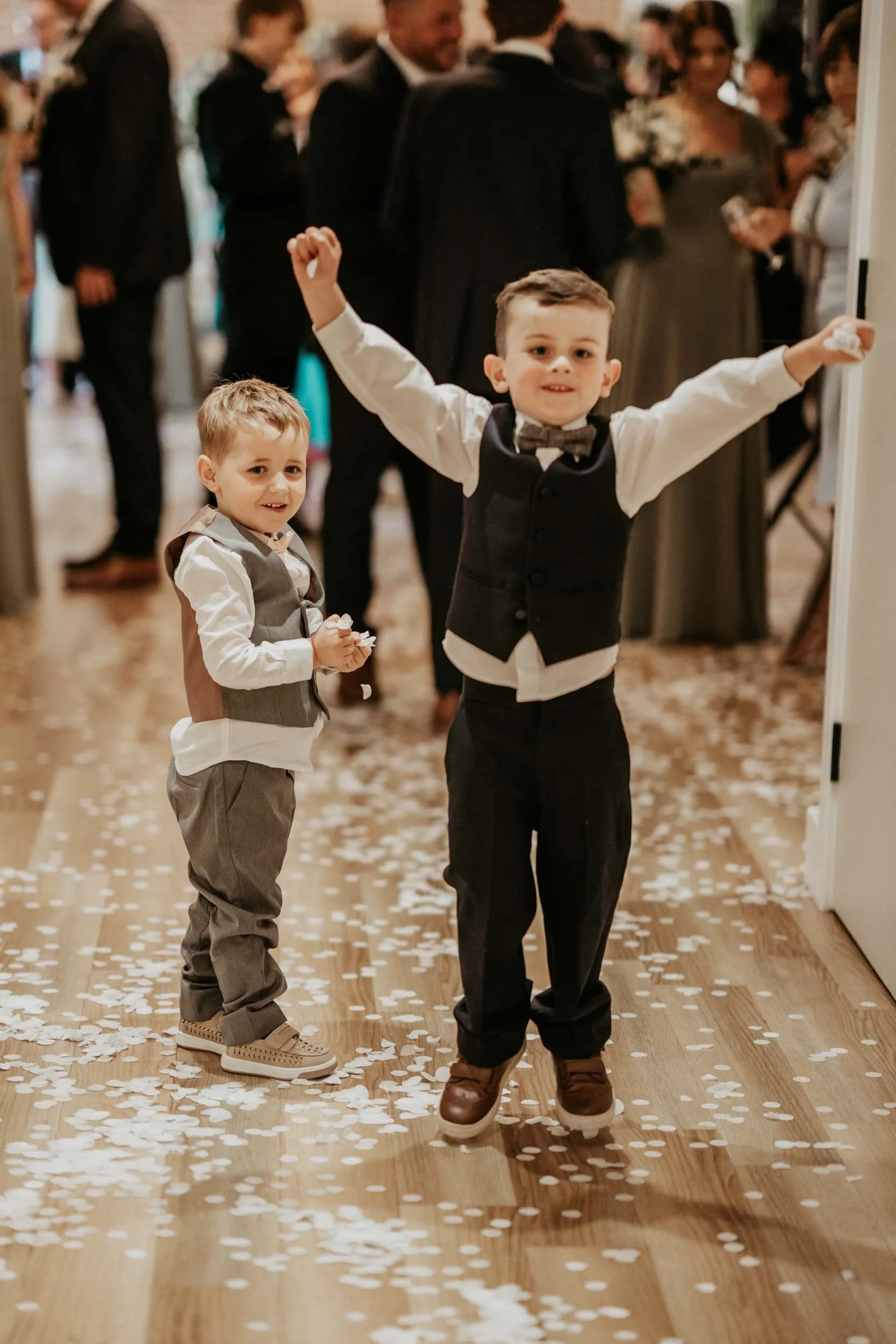 Whistle Barns Wedding photography (51).jpg