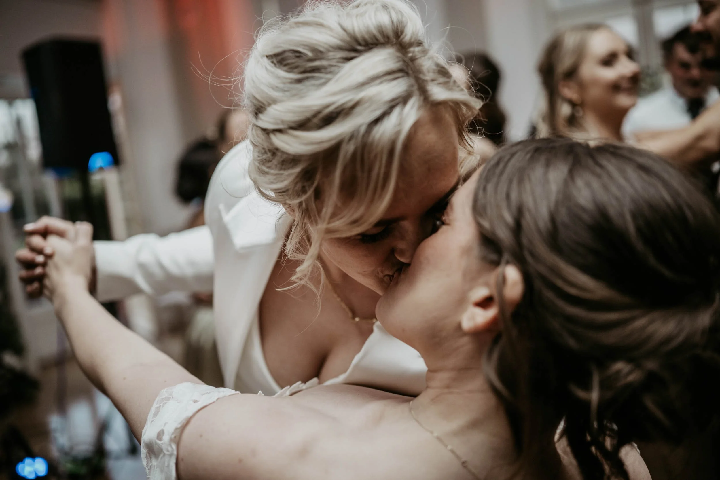 HODSOCK PRIORY - ANNA & EMILY (32).jpg