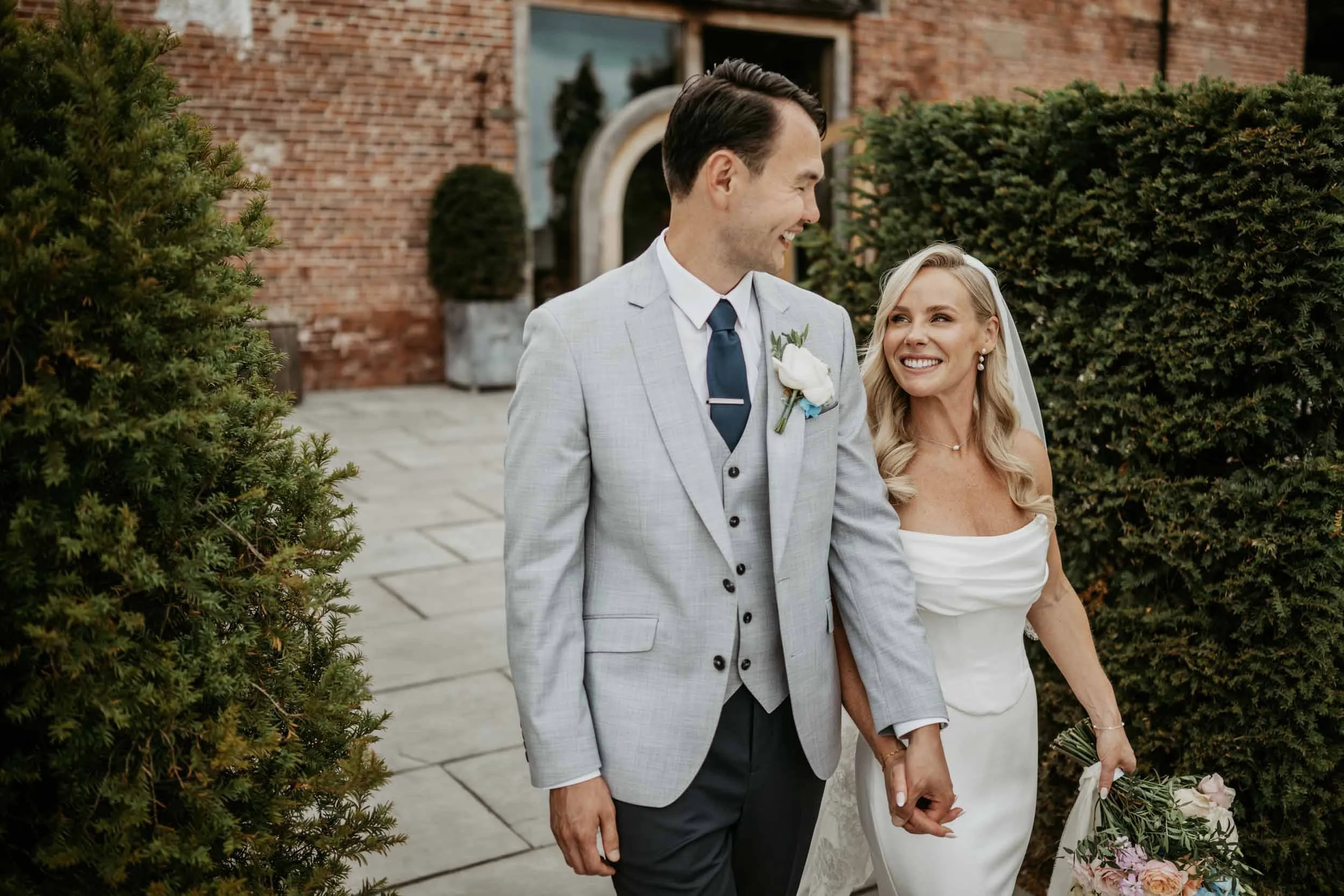 Hannah & Eamonn (403).jpg