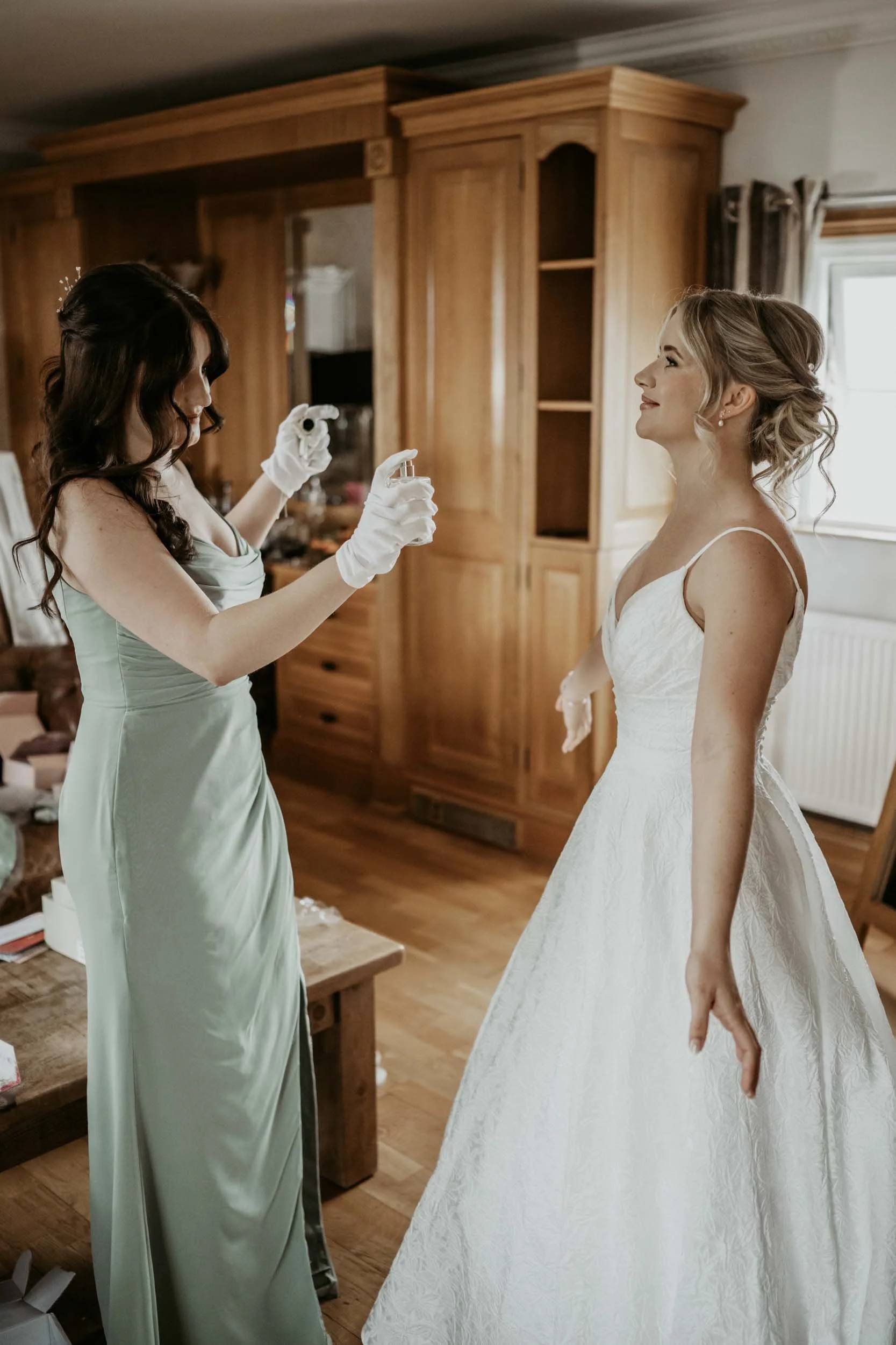 SWANCAR FARM - LUCY & JAMES (4).jpg