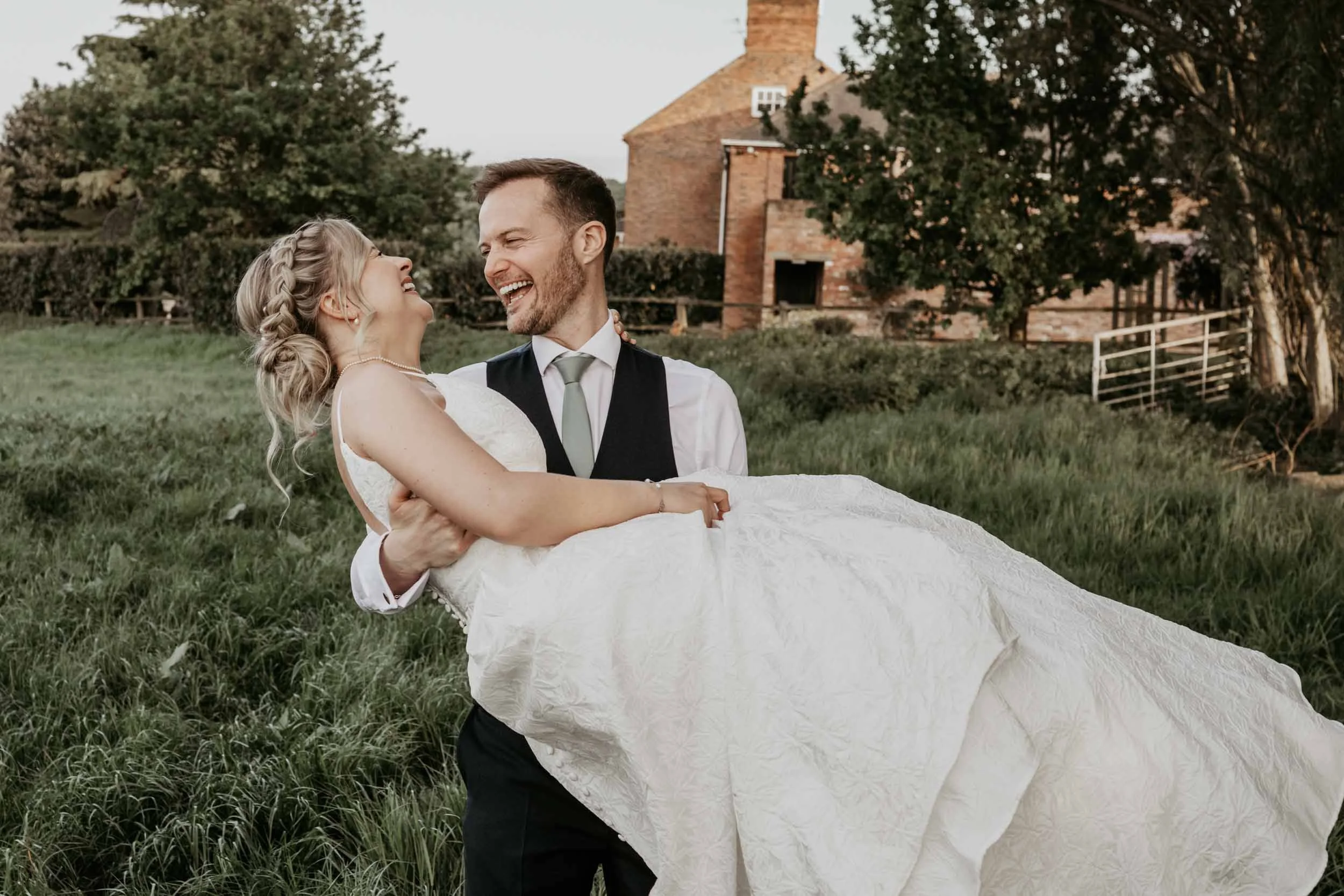 SWANCAR FARM - LUCY & JAMES (22).jpg