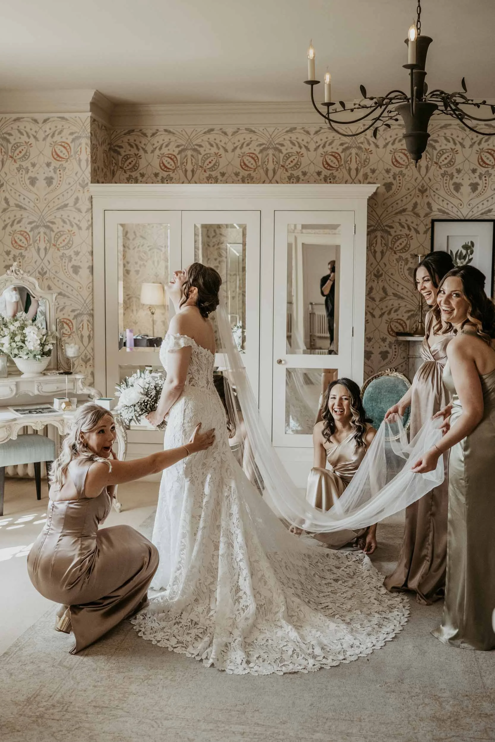 HODSOCK PRIORY - ANNA & EMILY (13).jpg