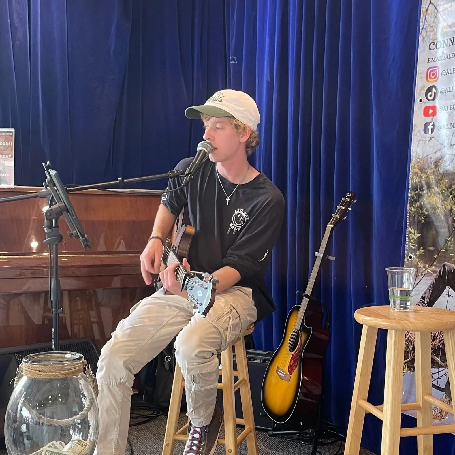 Alec Collins- Singer-Songwriter / Guitarist