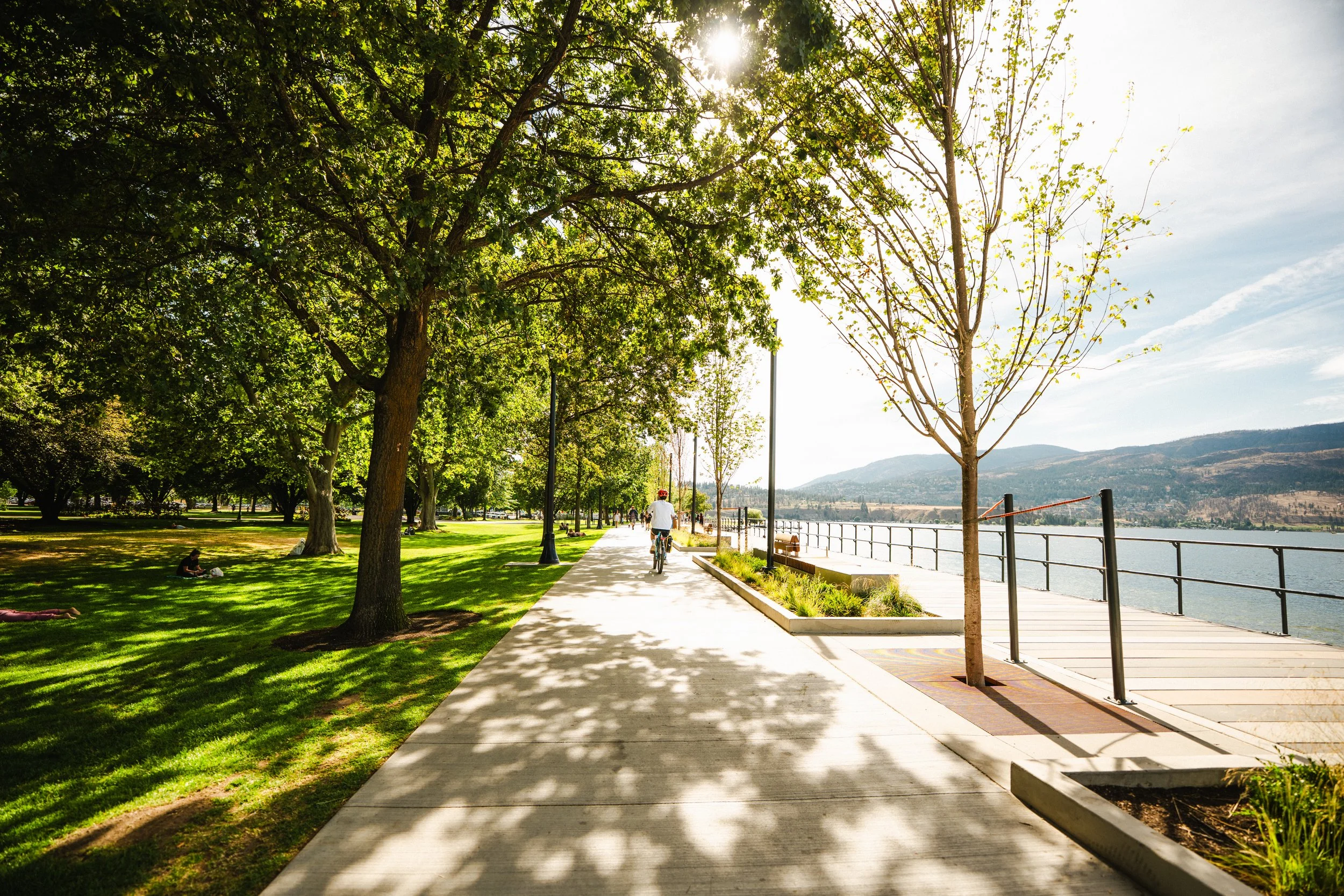 E-Bike Downtown Kelowna + Marina - 3