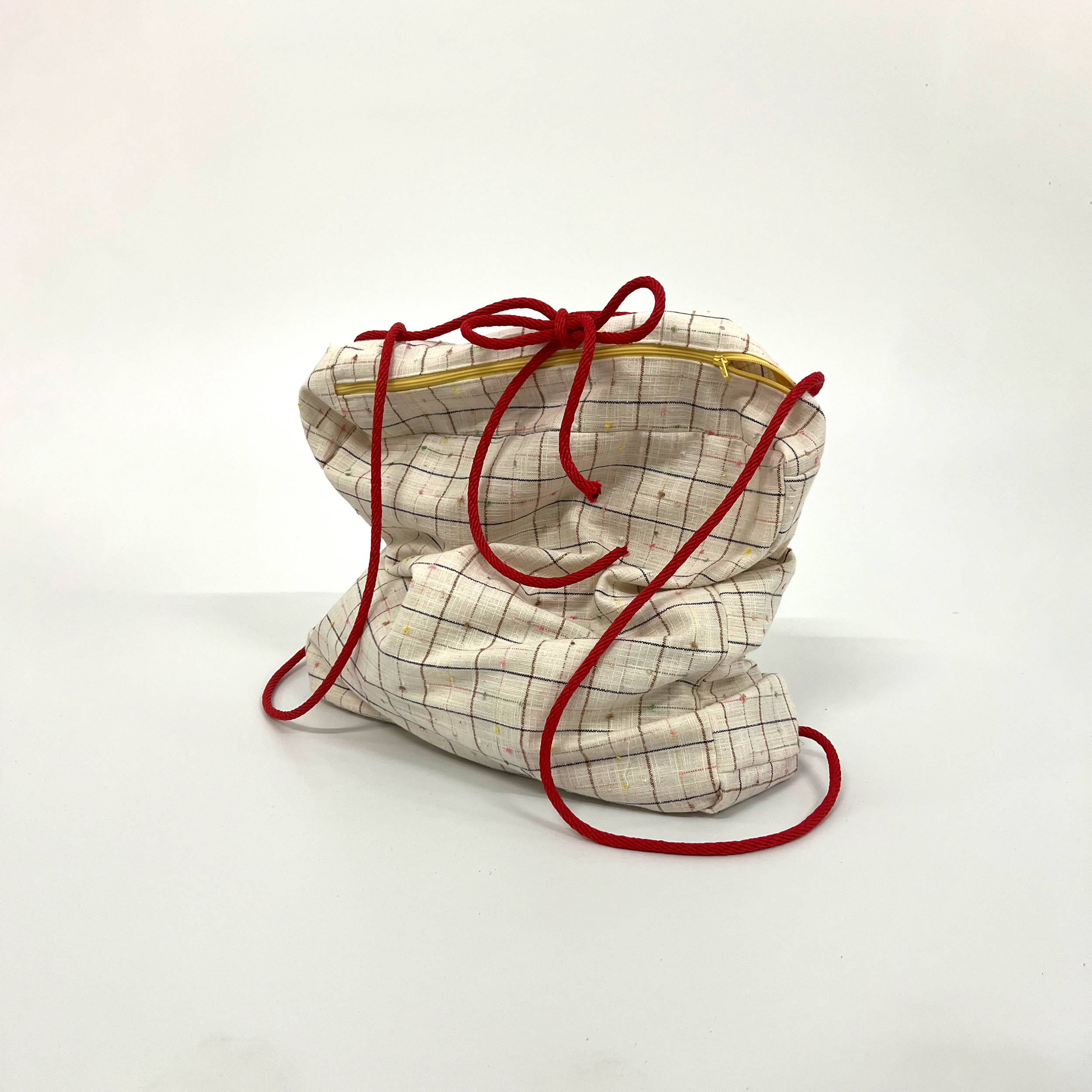 large checkerd bag bow.png