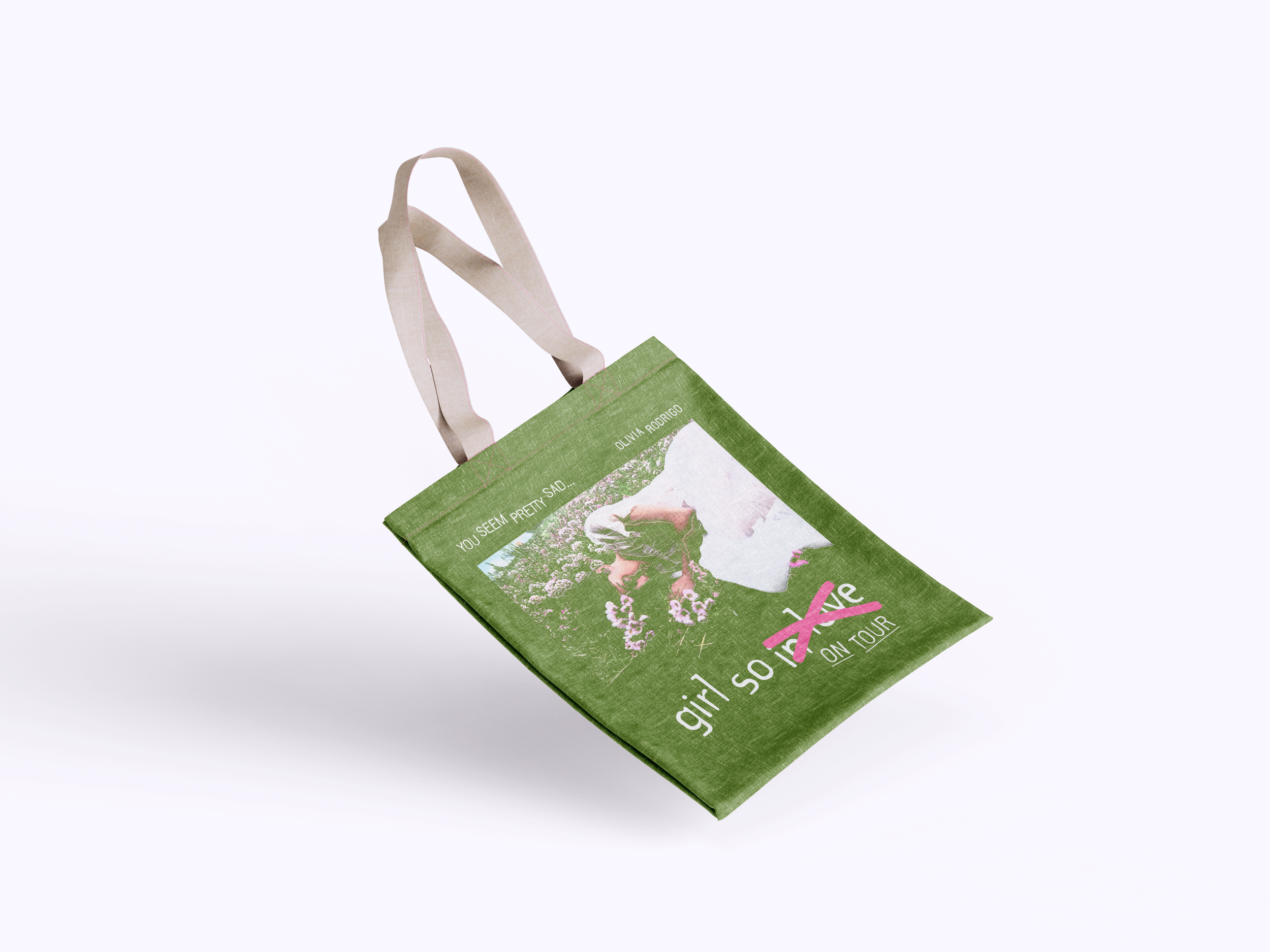 girl so in love tote.png