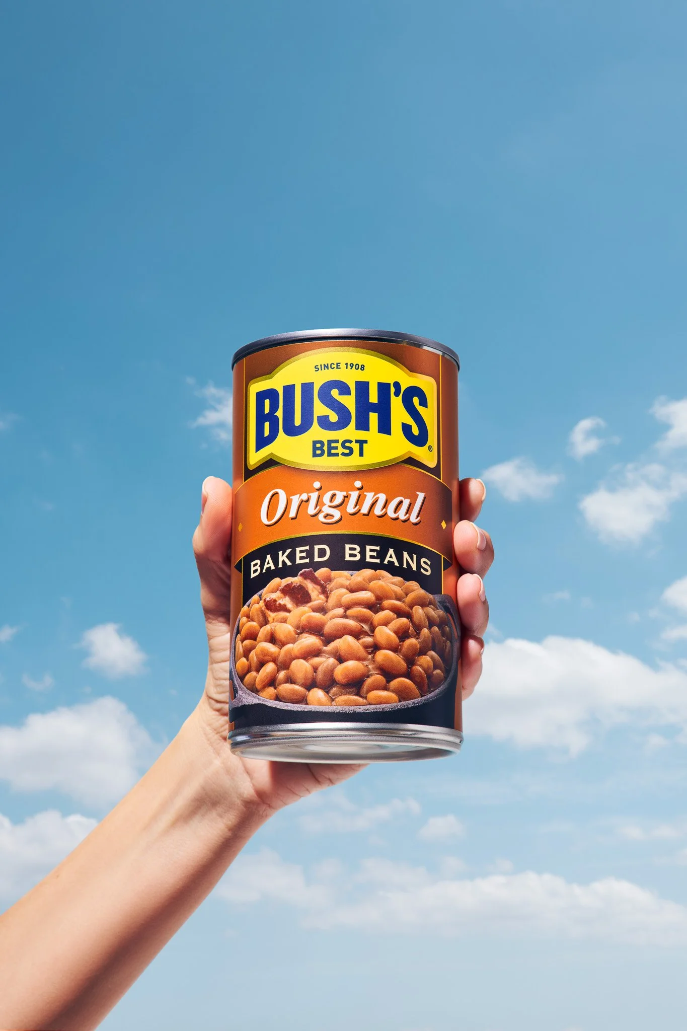 BUSHS_2026_05_07_NILSSON_01_HANDS_CANS_ORIGINAL_0081_FINAL-2.jpg