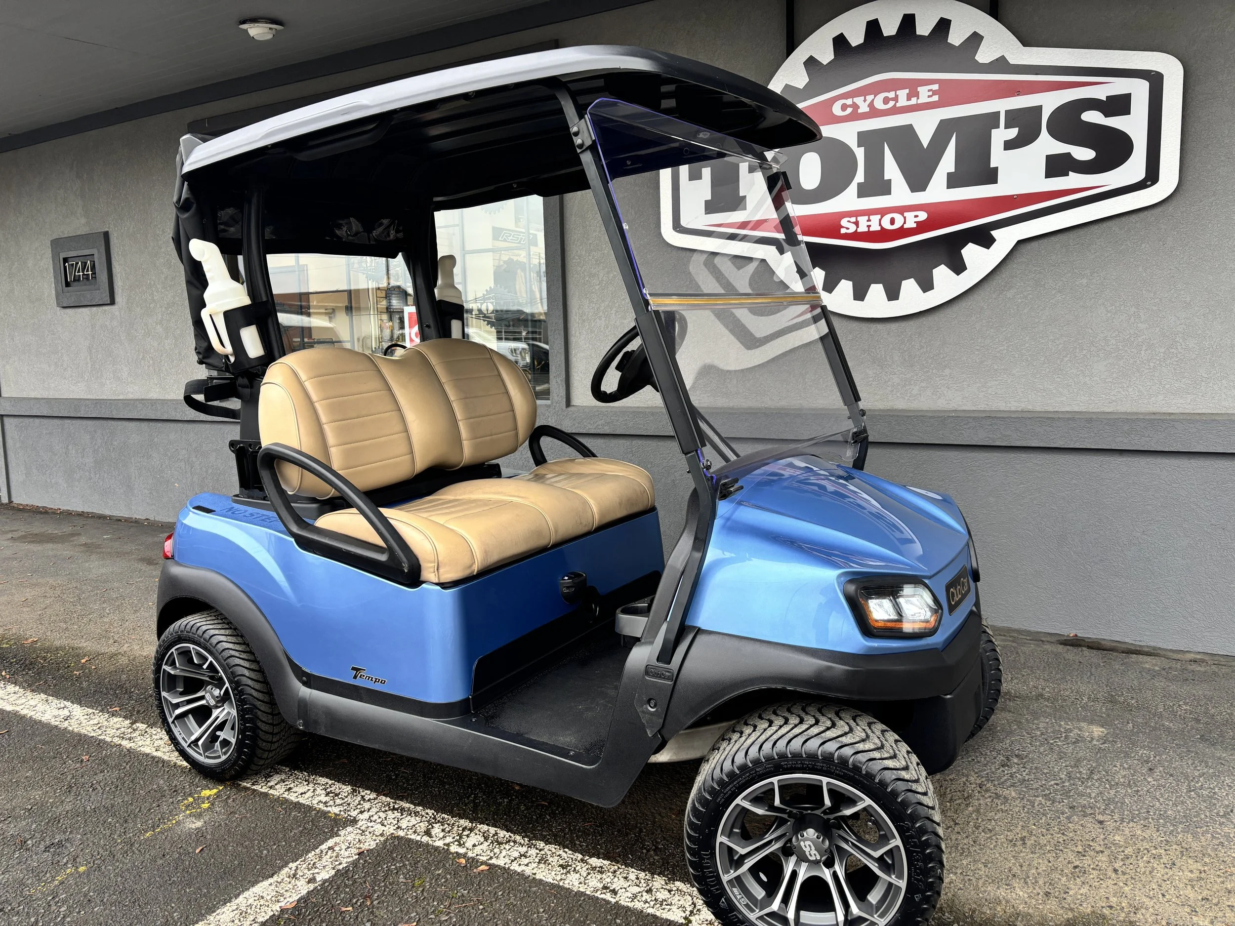 2023 Club Car Tempo. Lights. Excellent Car! (859)