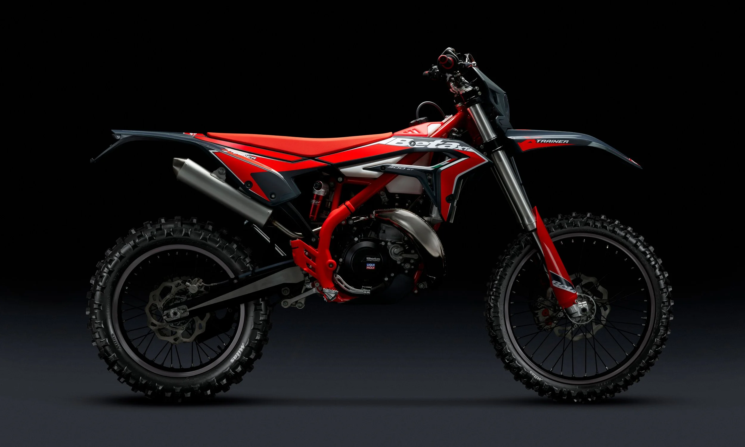 XTRAINER-My2026-blackrims.jpg