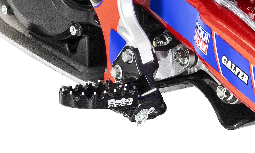 EVO-FACTORY-Footpegs.jpg