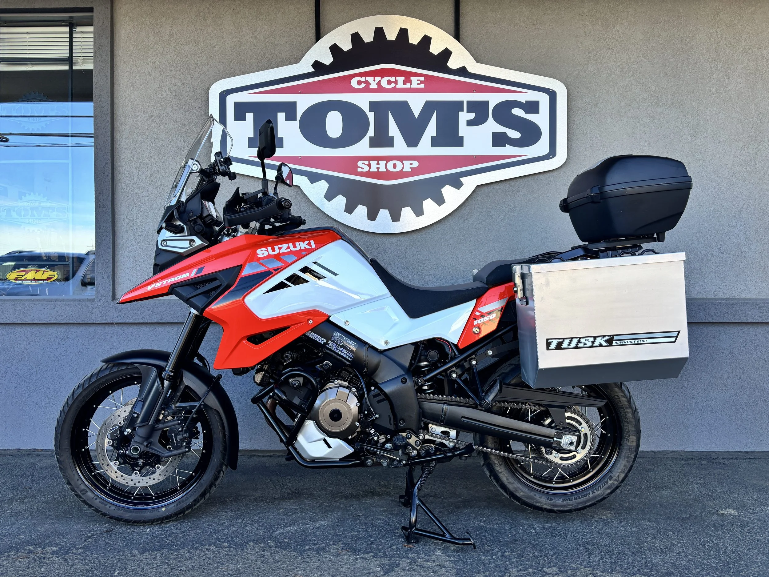 2020 Suzuki DL1050 V-Strom XT ABS. Low Miles, Excellent Condition