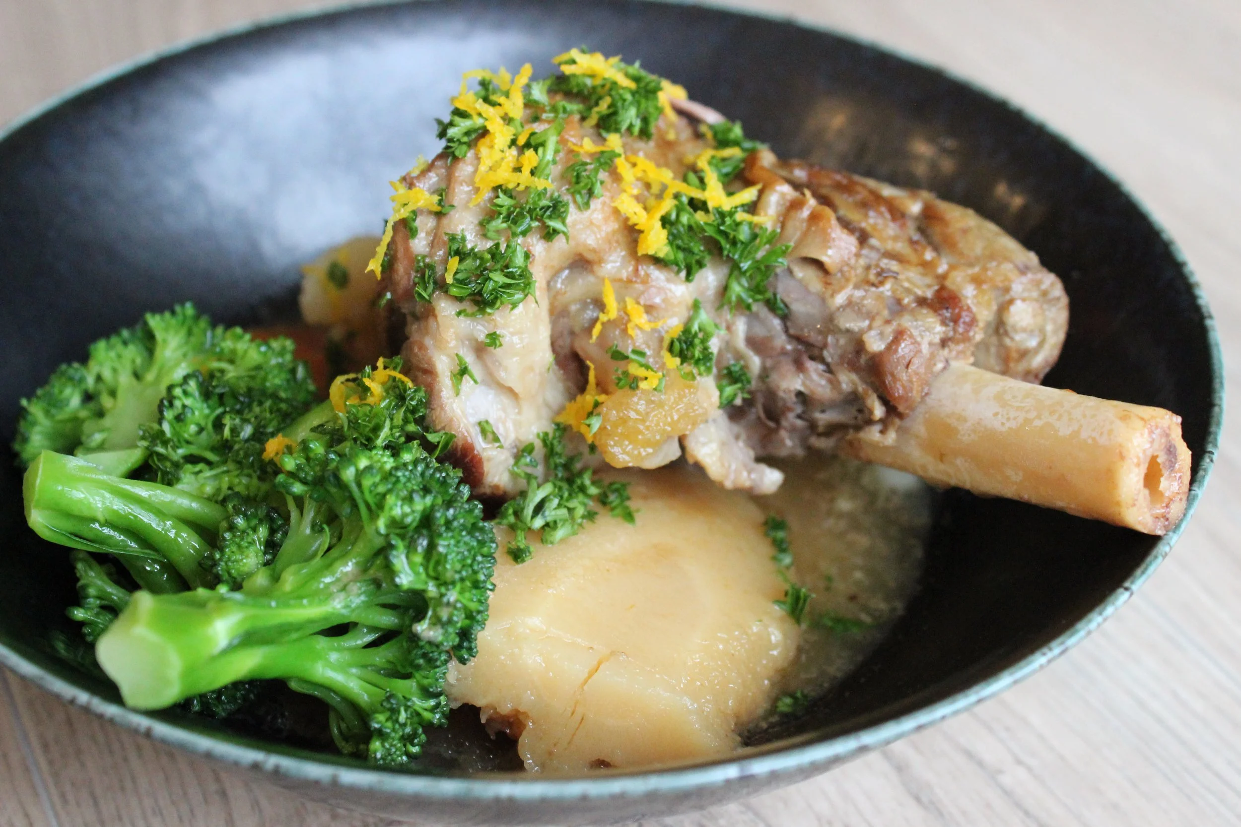 Lamb shanks with root vegetables