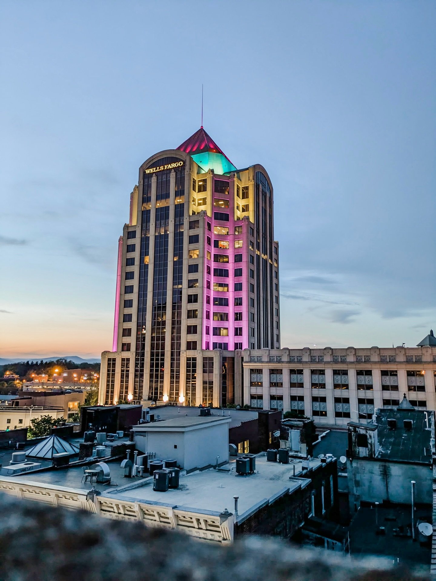 &hellip;August slipped away into a moment in time&hellip; 

#goodbyeaugust #sunset #august #rooftop #somethingaboutroanoke #roanokevirginia #labordayweekend